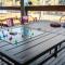 Fireside Haven - Hot Tub & Downtown Walkable - كاستر
