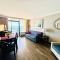 Azure Bliss Oceanfront Condo Sleeps 6 - ميرتل بيتش