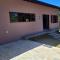 Casa com piscina e churrasqueira!
