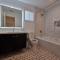 New 3-BR guesthouse with free parking on prem - ويلنت كريك