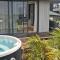 Birdsong Waterview 3 Bedroom Executive Home - Raglan