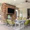 CozySuites Glendale by the stadium with pool 21 - غليندال