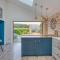 Countryside Retreat with Hot Tub - Haselbury Plucknett