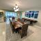 Blue Heron House, Private 4 BR Waterfront w Heated Pool and Fire Pit - رسكن
