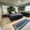 Blue Heron House, Private 4 BR Waterfront w Heated Pool and Fire Pit