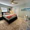 Blue Heron House, Private 4 BR Waterfront w Heated Pool and Fire Pit