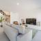 Cozy 2-BR Penthouse with Private Rooftop Terrace - 吉亚德伊索拉