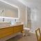 Cozy 2-BR Penthouse with Private Rooftop Terrace - 吉亚德伊索拉