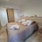 PINE and house DIRECTION with private jacuzzi - - 伊斯特尔