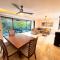 Modern Apartment with Private Terrace and Golf Course View, free parking in Puerto Aventuras