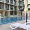 Relaxing 2BR Stay in Masdar City with Free Parking - 阿布扎比