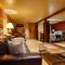 FlatIron Suite B - History meets Comfort - 温泉城