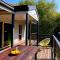 Sunny 2 Bedroom Ventnor Cottage - retro vibe, 400m to Beach, Pets Welcome