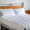 Ocean views, spacious & private, hot hub - Coningham