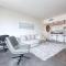 Luxury 1 Bed Apt in Golf Views