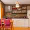 Cosy Apartment with Lofty Ceilings - 伊斯坦布尔