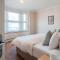Spacious home 3 min from station - London