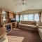 Lovely Caravan With Free Wifi Nearby Great Yarmouth Seaside Town Ref 20085Bs