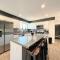 Bright 4BR Stay in the Vibrant K. Town- OAK1 - LAD - 洛杉矶