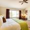 Deck and Indoor Pickleball Court West Sedona Home!
