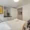 Modern Muse Cozy Downtown Retreat with Workspace - Colorado Springs