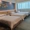 WAIFIDEN Hotel -Former Tokai Hotel - Xiaobei Metro Station - During the Canton Fair, there will be shuttle buses for transportation back and forth - 广州