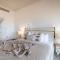 Beach Access 1 Bedroom Palm Jumeirah Haven