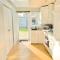Sunny Side Apartment Wembley - Harrow on the Hill
