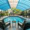 Mehta Mansion by StayVista - A Villa with a Swimming Pool and Pool Table