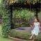 Mehta Mansion by StayVista - A Villa with a Swimming Pool and Pool Table - Lonavala