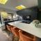 Family Home 25 minutes to London - Kenley