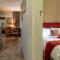 Rosedale Self Catering Cottage with pool and large entertainment BBQ area