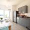 Absolute Beachfront with Decked Garden Oasis and Views - 博格诺里吉斯