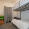Absolute Beachfront with Decked Garden Oasis and Views - 博格诺里吉斯
