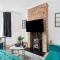 Cozy House Sleeps 8 With Free Parking - Feltham