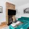 Cozy House Sleeps 8 With Free Parking - Feltham