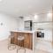 Fabulous 2BR 2BA Apartment in the Central District - Hosted by Canstay