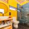 Main House - Maison Mahogany - 100sqm design with lagoon view and jacuzzi
