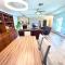Spacious Retro 2BR 3BA In Quiet Neighborhood - Бомонт