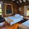 Rustic, 6BR Chalet on Beautiful Estate - 里奥内格罗