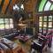 Rustic, 6BR Chalet on Beautiful Estate - 里奥内格罗
