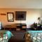 Super 8 by Wyndham Reedsburg