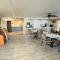 Super 8 by Wyndham Reedsburg