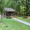 Rustic romantic log cabin near crater of diamonds - Washington