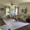 BB's Cottage - Petal