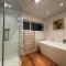 Spacious & Secluded Bush-View Suite in Kohimarama - Auckland
