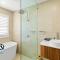 Luxury Ocean Front 3BR Home in Central Victor - 维克多港