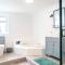 Riverside Bliss in Windsor, 5 Bed, Secure Parking - ويندسور