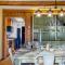 Waterfront Big Bear Cabin w Hot Tub Private Dock Firepit Lakeside on Lagunita - بيغ بير لاكي