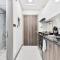 Stunning 1BR APT in Rukan with Gym and Pool - Dubaj